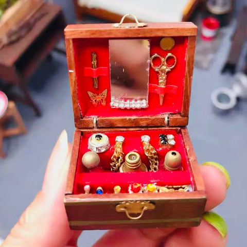1/12 Scale Wooden Miniature Jewelry Box With Fixed Jewelry Pieces